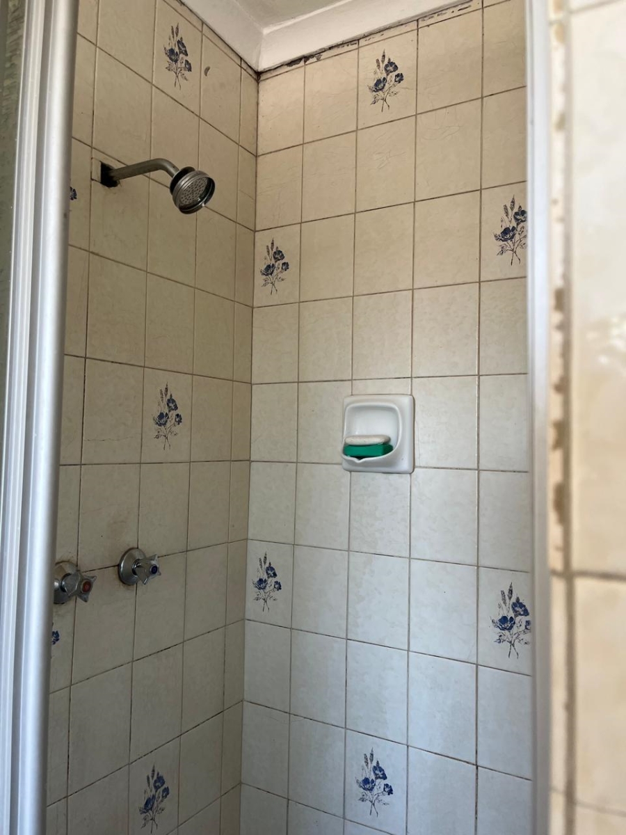  Bedroom Property for Sale in Cravenby Western Cape